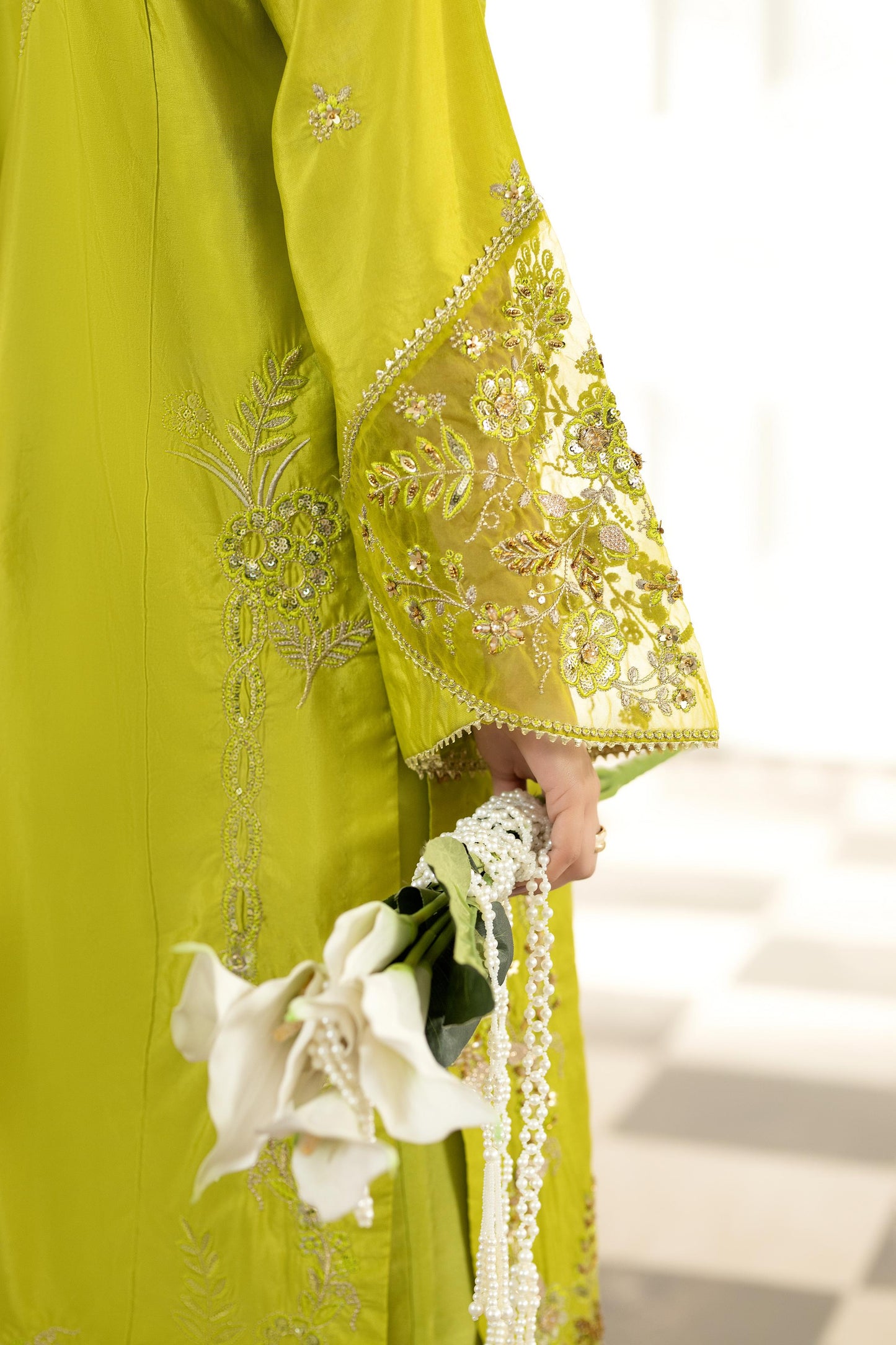 AS25105B